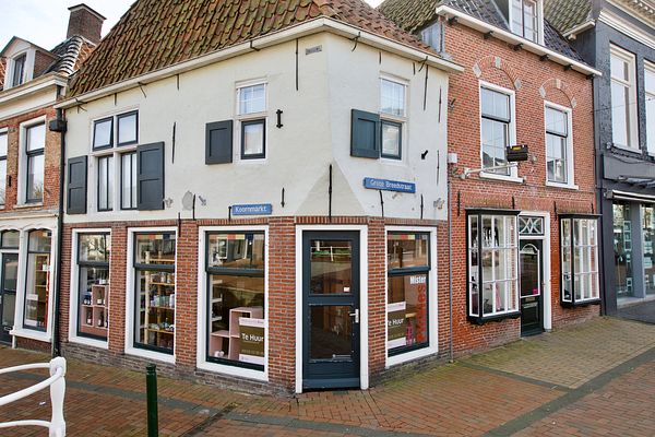 Dokkum, Koornmarkt hoek Grote Breedstraat