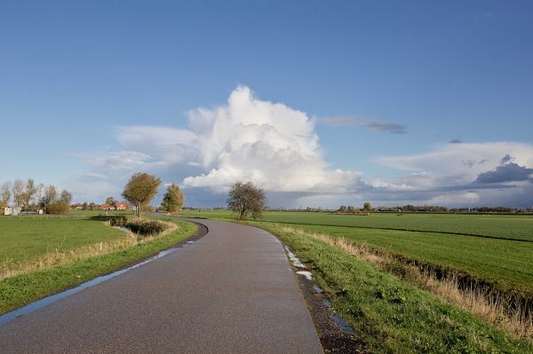 Easterwierrum, Hegedyk, cumulonimbus met bui
