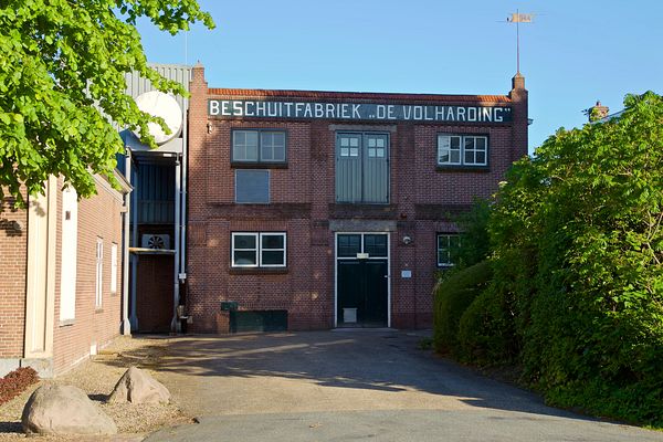 Hallum, oude beschuitfabriek