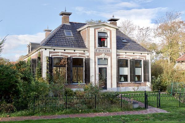 Mantgum, voormalige "Bewaarschool"