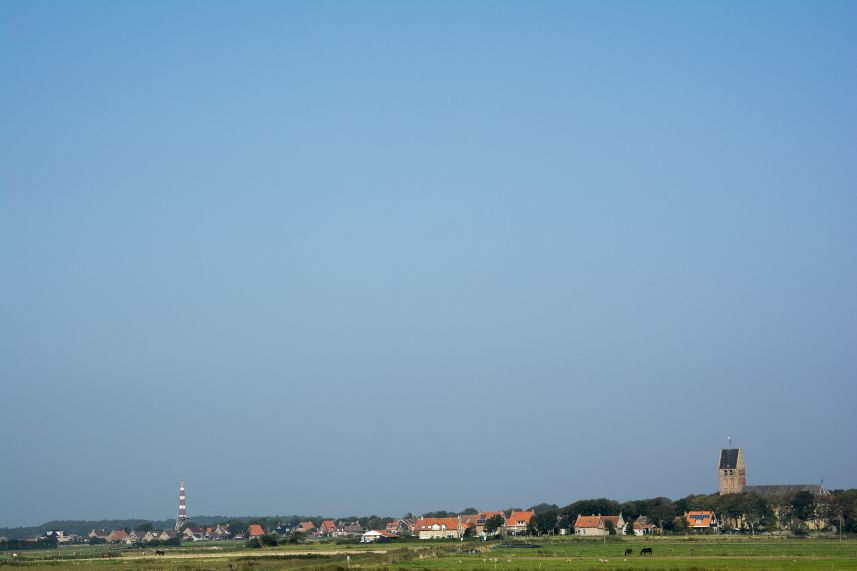 Zicht op Ballum / Ameland vanaf de wadzijde