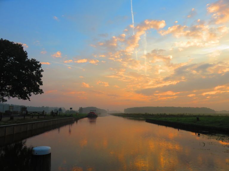 Zonsopkomst boven de Tjonger